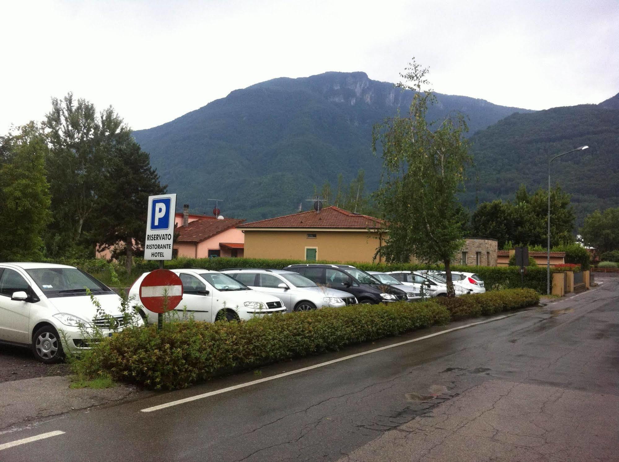 Hotel Cristallo Barga Fornaci di Barga Exterior photo