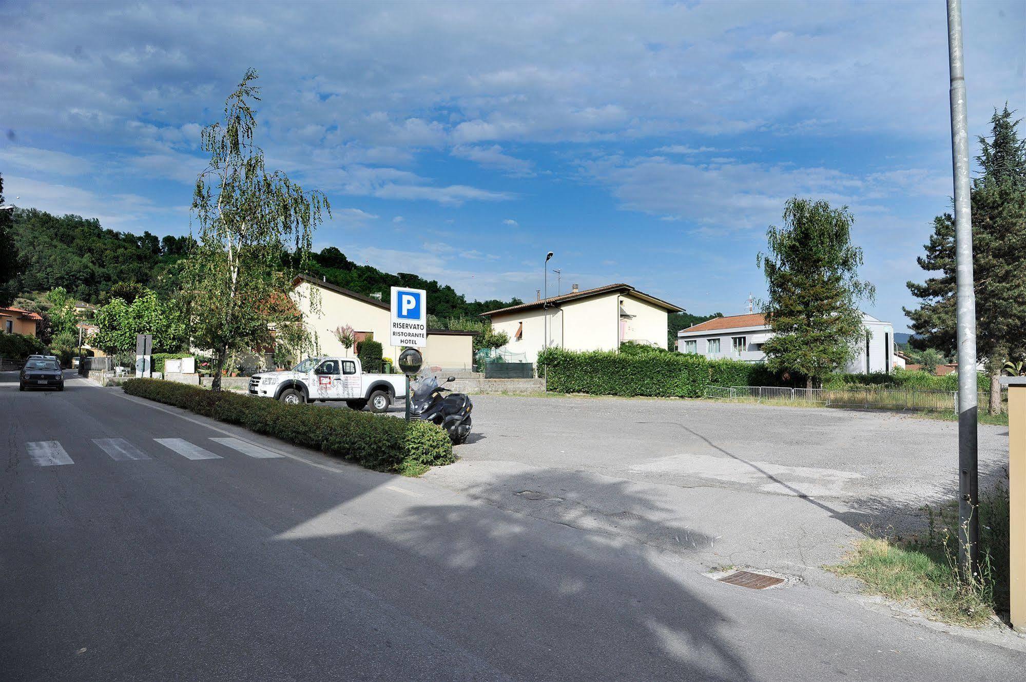 Hotel Cristallo Barga Fornaci di Barga Exterior photo